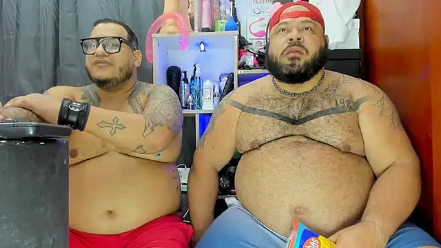 Snapshot of Latino_bigcock chatting on 01.31.25 Latino bigcock online show from 01.31.25