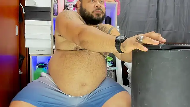 Snapshot of Latino_bigcock chatting on 02.01.25 Latino bigcock online show from 02.01.25