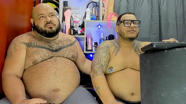 Snapshot of Latino_bigcock chatting on 02.02.25 Latino bigcock online show from 02.02.25