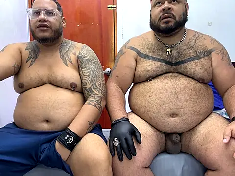 Snapshot of Latino_bigcock chatting on 09.14.25 Latino bigcock online show from 09.14.25