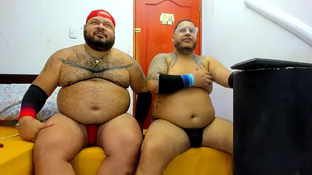 Snapshot of Latino_bigcock chatting on 10.03.25 Latino bigcock online show from 10.03.25