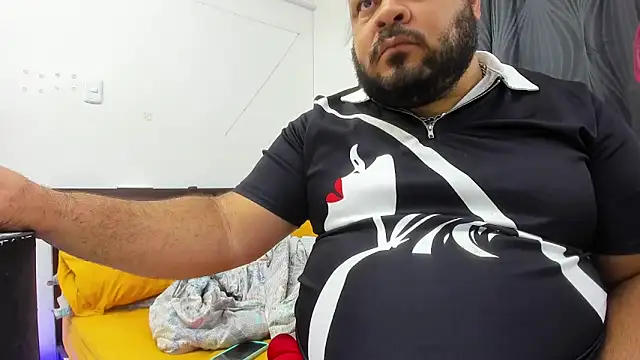 Snapshot of Latino_bigcock chatting on 10.07.25 Latino bigcock online show from 10.07.25