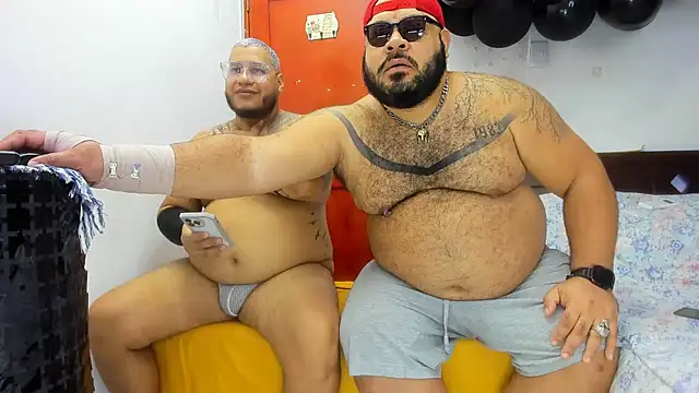 Snapshot of Latino_bigcock chatting on 11.06.25 Latino bigcock online show from 11.06.25