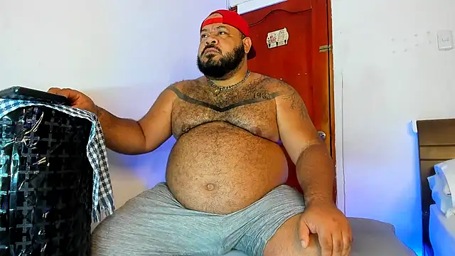 Snapshot of Latino_bigcock chatting on 12.02.25 Latino bigcock online show from 12.02.25