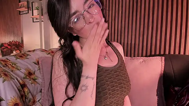 Snapshot of Eva_Macalliter chatting on 06.14.26 Eva Macalliter online show from 06.14.26
