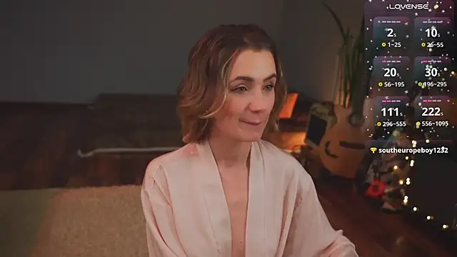 Snapshot of bananya_kitty chatting on 01.08.25 bananya kitty online show from 01.08.25