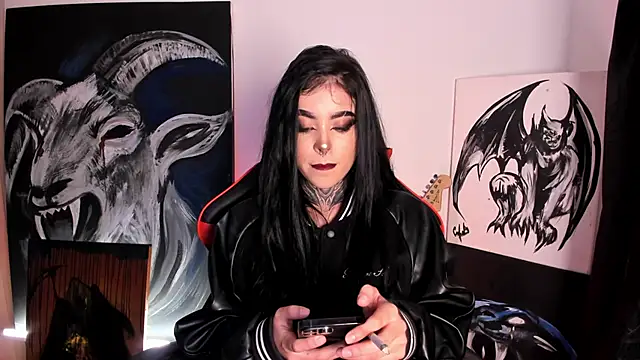 Snapshot of Rubyy-Rose1 chatting on 10.17.25 Rubyy-Rose1 online show from 10.17.25