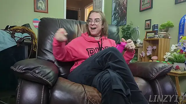 Snapshot of Linzy_19 chatting on 01.19.25 Linzy 19 online show from 01.19.25