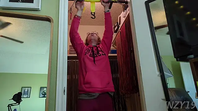 Snapshot of Linzy_19 chatting on 01.30.25 Linzy 19 online show from 01.30.25