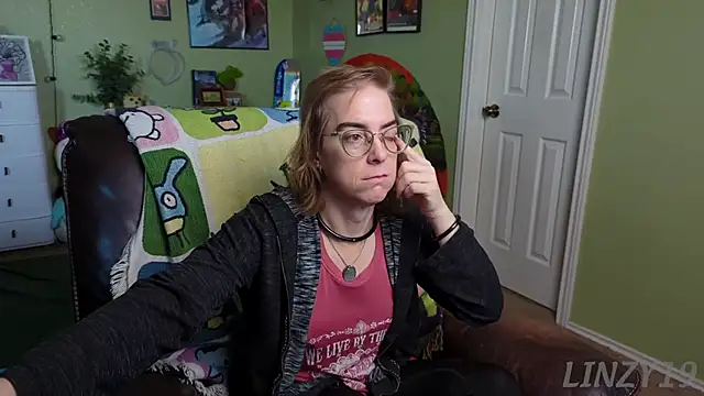 Snapshot of Linzy_19 chatting on 02.28.25 Linzy 19 online show from 02.28.25