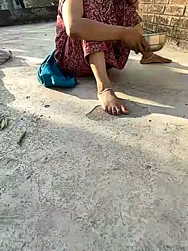 COUPLLE VILLAGE online show from 02.06.25