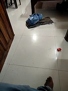 COUPLLE VILLAGE online show from 12.04.25