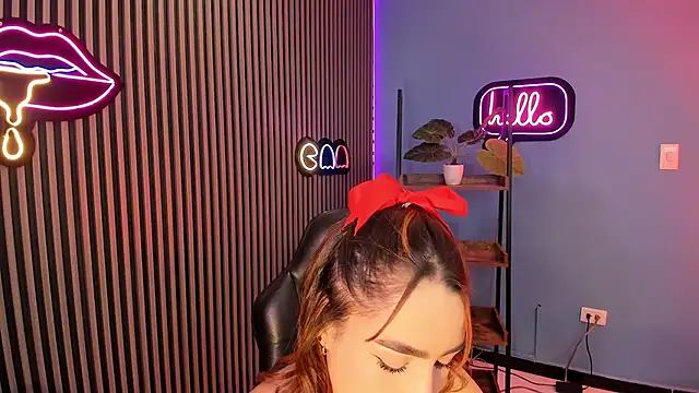 emily roberts1 online show from 11.17.25