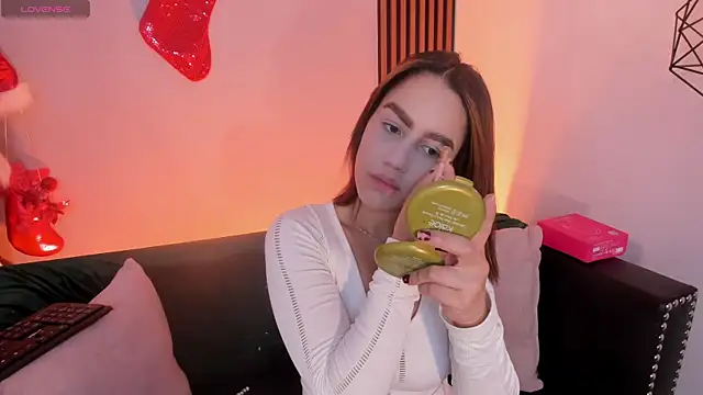 emily roberts1 online show from 12.05.25