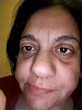 Snapshot of BustyBabyOfficial chatting on 12.29.24 BustyBabyOfficial online show from 12.29.24