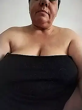 Snapshot of BustyBabyOfficial chatting on 09.14.25 BustyBabyOfficial online show from 09.14.25