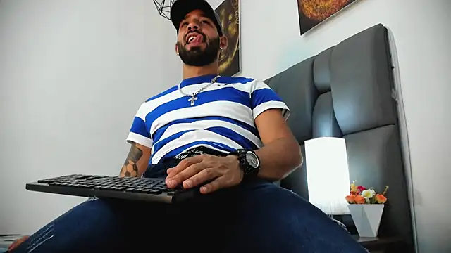 Thiagogomez online show from 04.13.26