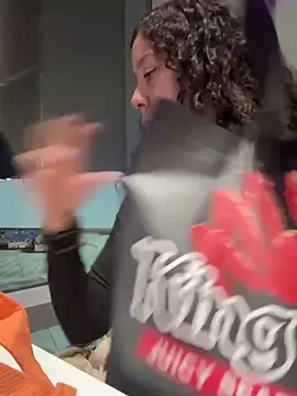 Snapshot of Bigbuttbrooklynn chatting on 11.01.25 Bigbuttbrooklynn online show from 11.01.25