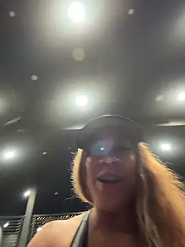 Snapshot of Bigbuttbrooklynn chatting on 12.15.25 Bigbuttbrooklynn online show from 12.15.25