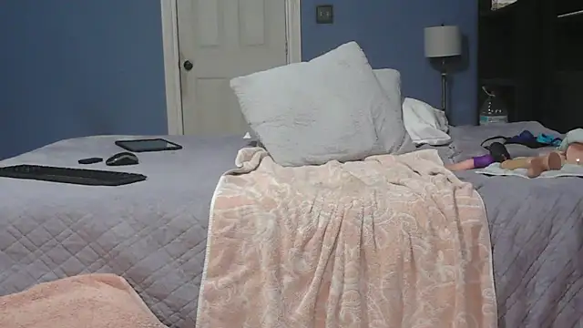 Snapshot of NinasRu chatting on 01.26.25 NinasRu online show from 01.26.25