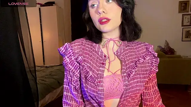 Snapshot of sunshine_lina chatting on 12.07.24 sunshine lina online show from 12.07.24