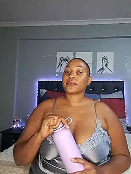 Toya P online show from 09.08.25