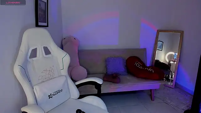 sweet pink  online show from 04.18.26