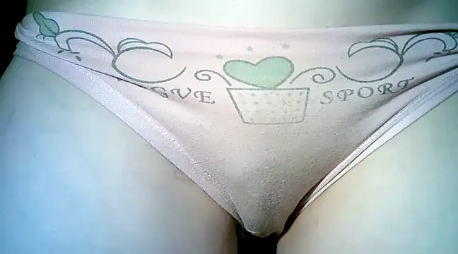 Snapshot of VikkyVikiss chatting on 03.19.25 VikkyVikiss online show from 03.19.25