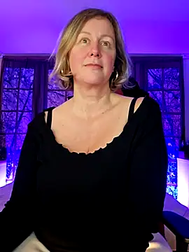 Snapshot of MarleneBloem chatting on 02.14.25 MarleneBloem online show from 02.14.25