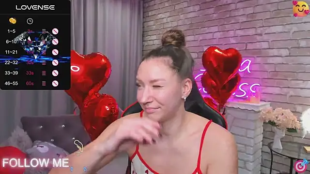 Snapshot of SarahCoksss chatting on 02.08.25 SarahCoksss online show from 02.08.25