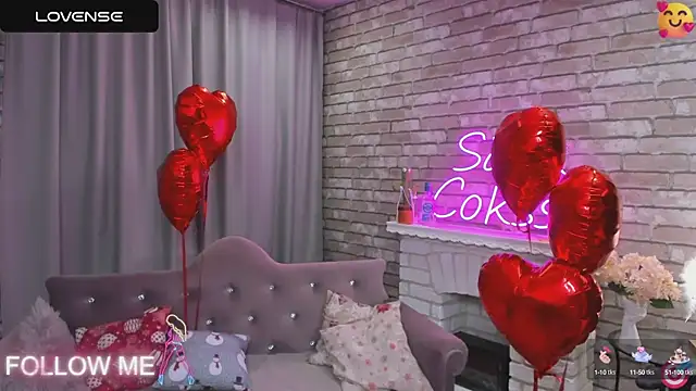 Snapshot of SarahCoksss chatting on 02.16.25 SarahCoksss online show from 02.16.25