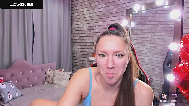 Snapshot of SarahCoksss chatting on 03.06.25 SarahCoksss online show from 03.06.25