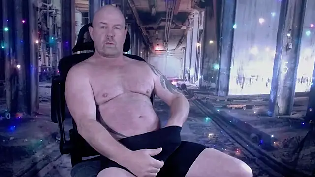 Snapshot of ManlyPrisonGuy chatting on 11.12.25 ManlyPrisonGuy online show from 11.12.25