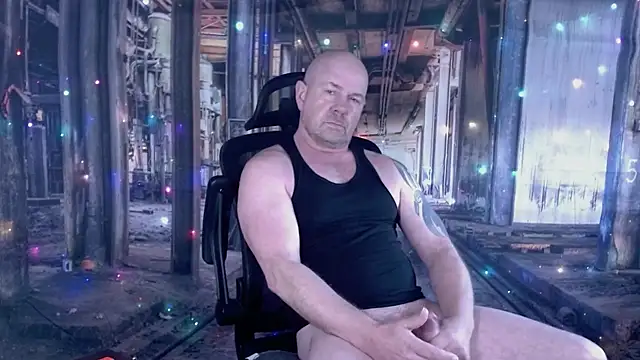 Snapshot of ManlyPrisonGuy chatting on 12.17.25 ManlyPrisonGuy online show from 12.17.25