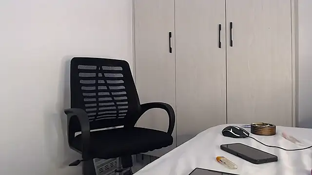 CurvyGlass online show from 10.06.25