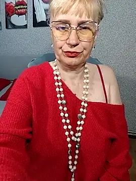 Snapshot of koroleva70 chatting on 05.28.26 koroleva70 online show from 05.28.26