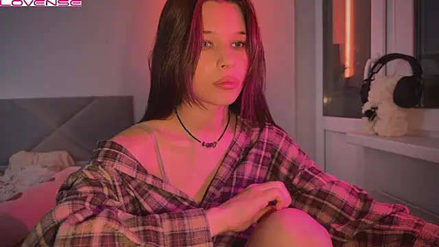 Snapshot of YourOblivion chatting on 02.04.25 YourOblivion online show from 02.04.25