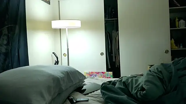 Snapshot of Yagurl__west chatting on 01.12.25 Yagurl west online show from 01.12.25