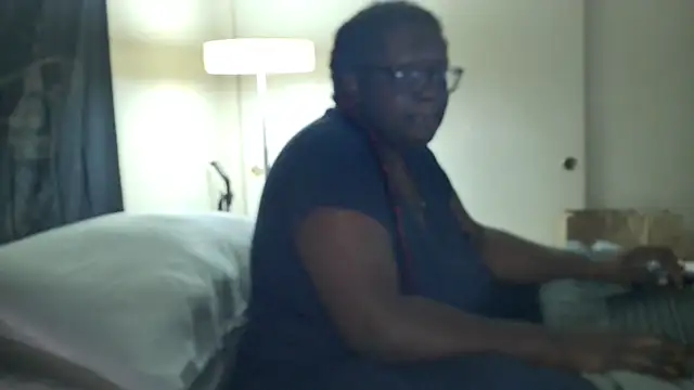 Snapshot of Yagurl__west chatting on 01.13.25 Yagurl west online show from 01.13.25