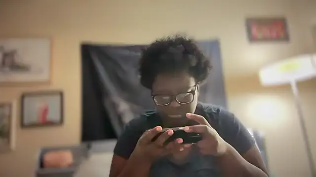 Snapshot of Yagurl__west chatting on 01.25.25 Yagurl west online show from 01.25.25