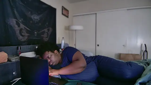 Yagurl  west online show from 01.27.25