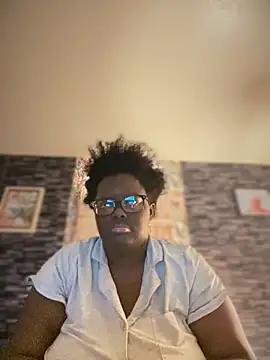 Snapshot of Yagurl__west chatting on 11.19.25 Yagurl west online show from 11.19.25