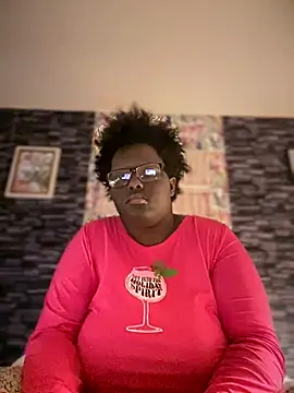 Snapshot of Yagurl__west chatting on 12.04.25 Yagurl west online show from 12.04.25