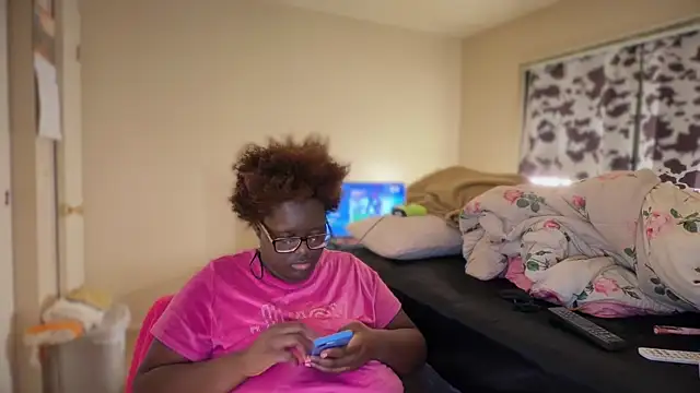 Snapshot of Yagurl__west chatting on 02.13.26 Yagurl west online show from 02.13.26