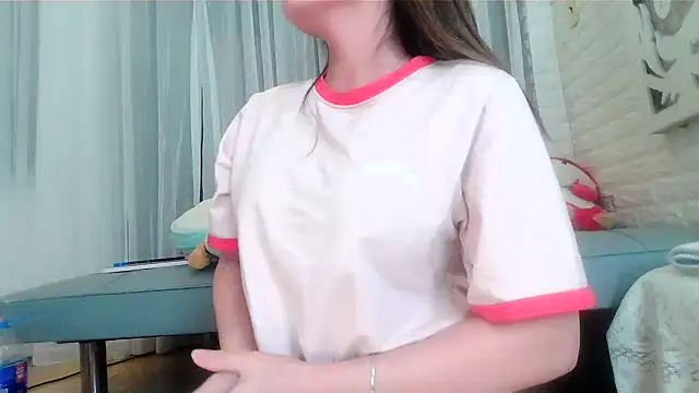 Snapshot of Miyeon_99999 chatting on 10.25.25 Miyeon 99999 online show from 10.25.25