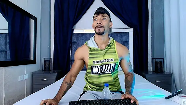 Manolo Hot1 online show from 01.14.25