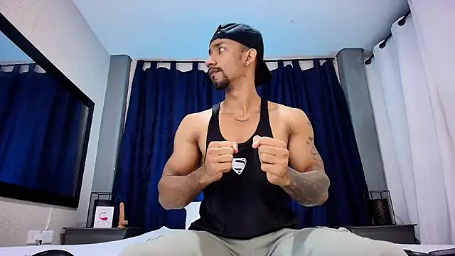 Manolo Hot1 online show from 02.28.25