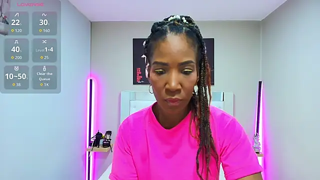 kimmturner online show from 11.26.25