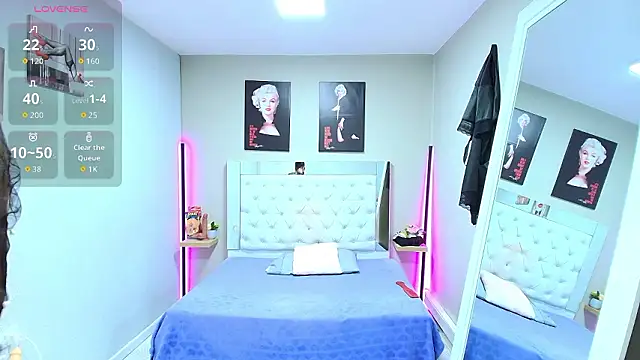 kimmturner online show from 03.04.26