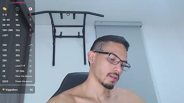 Snapshot of russthiago chatting on 12.20.24 russthiago online show from 12.20.24